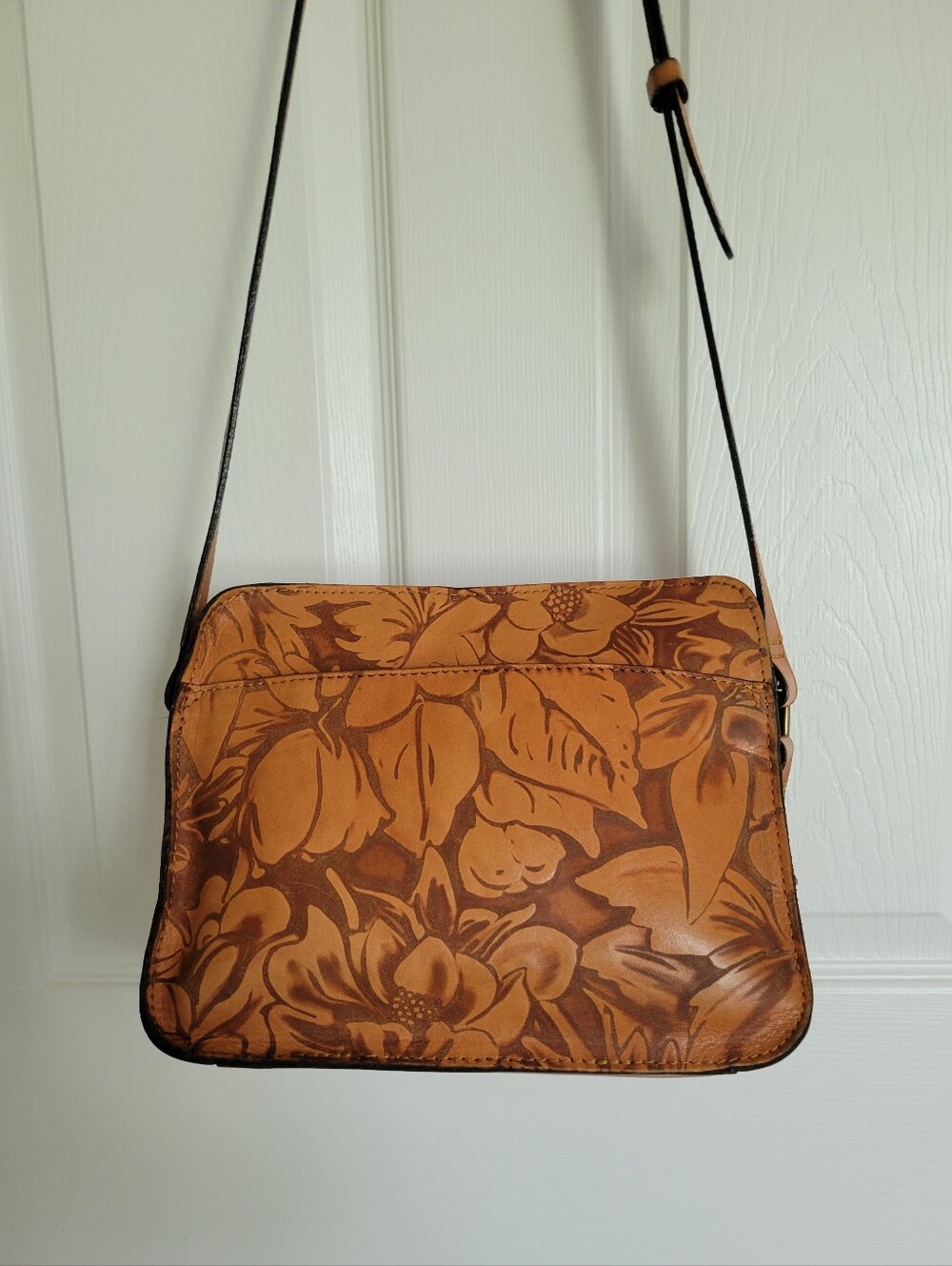 Patricia Nash Italian Leather with Laser Floral Maxela Crossbody Bag - Picture 4 of 9